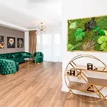 Luxury Vibes Near Iulius Mall