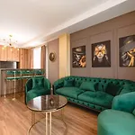 Luxury Vibes Near Iulius Mall