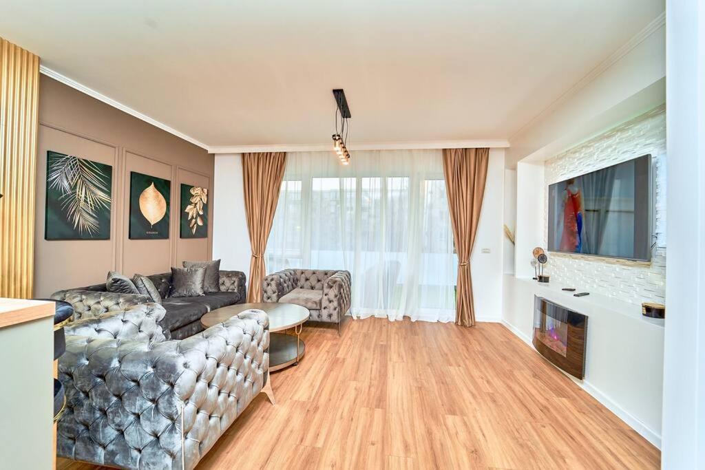 Luxury Vibes Near Iulius Mall Appartamento