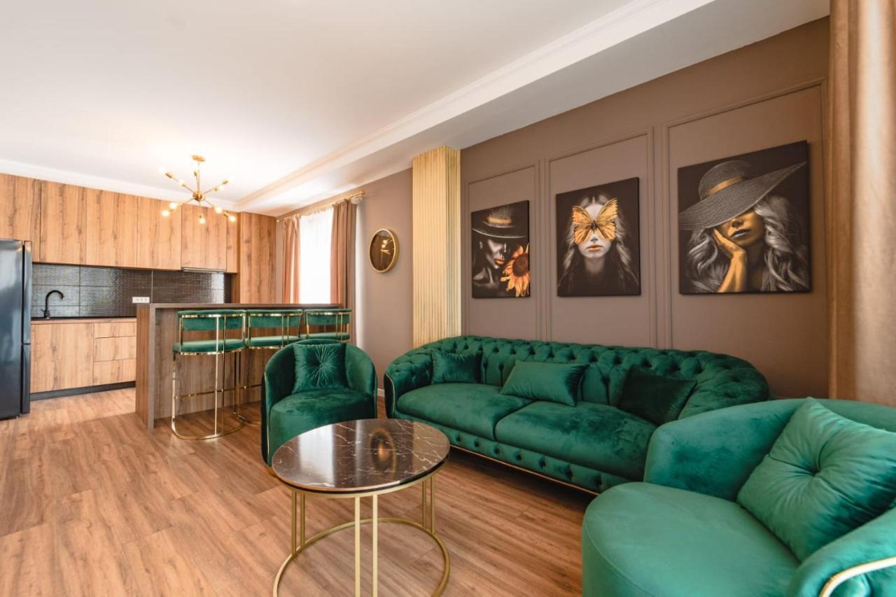 Luxury Vibes Near Iulius Mall *