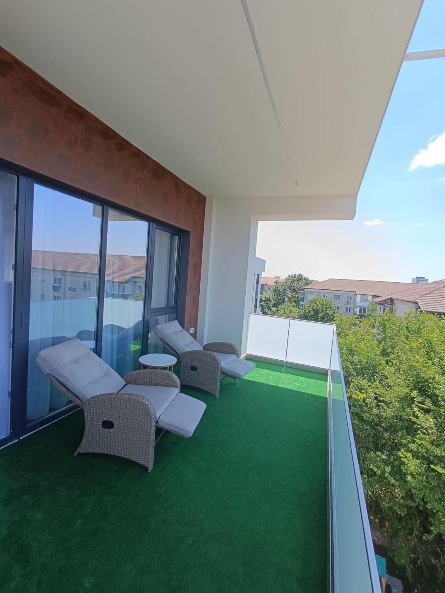 Luxury Vibes Near Iulius Mall